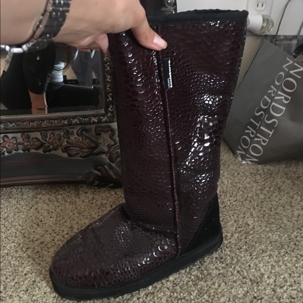 Koolaburra snake skin charmer boots burgundy wine